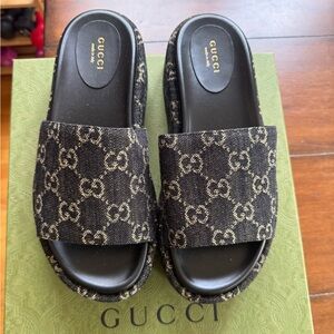 Gucci Angelina GG Logo denim platform slides